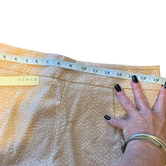 Kenar Women's Classic Activewear Shorts NWT, Size 8 4" Inseam. - Picture 7 of 8